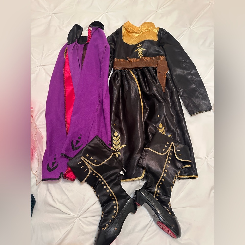 Size 4/5 Anna costume